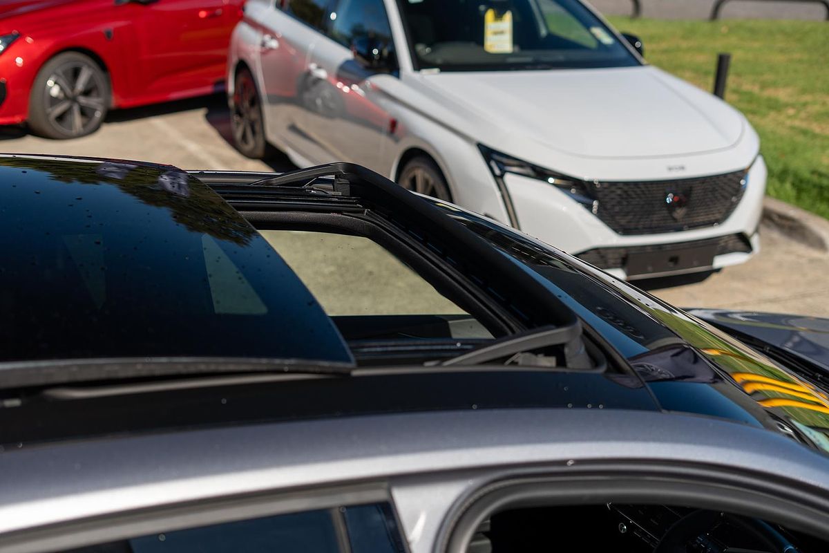 2025 Peugeot 308 GT Hybrid P51