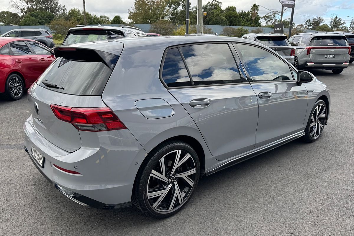 2021 Volkswagen Golf 110TSI R-Line 8