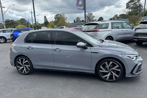 2021 Volkswagen Golf 110TSI R-Line 8