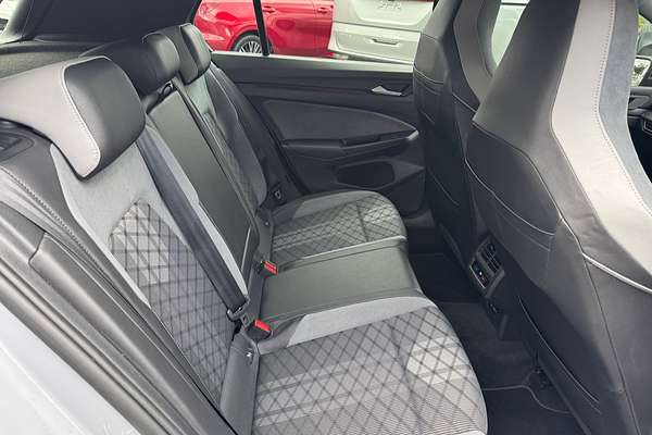 2021 Volkswagen Golf 110TSI R-Line 8