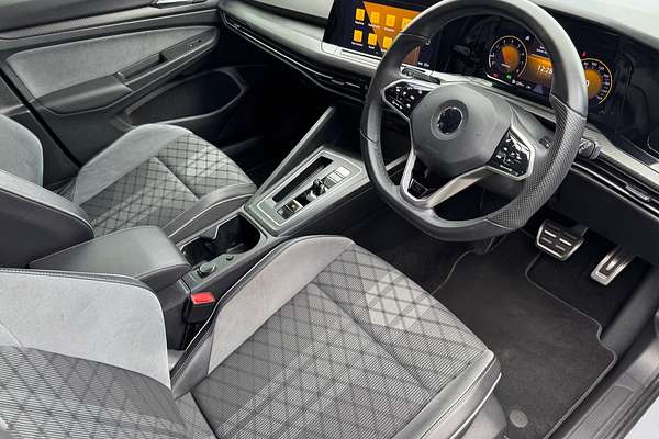 2021 Volkswagen Golf 110TSI R-Line 8