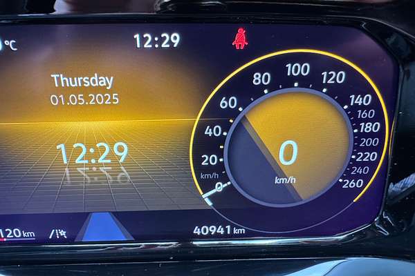 2021 Volkswagen Golf 110TSI R-Line 8