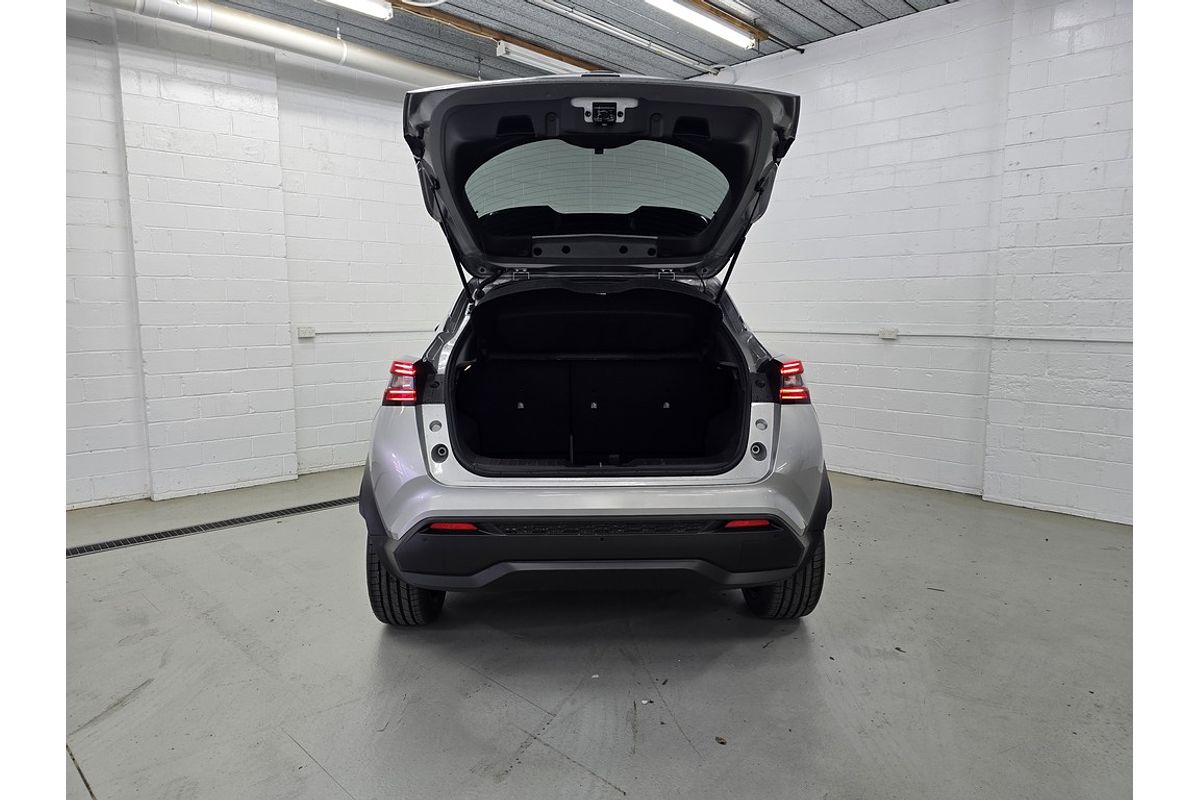 Nissan JUKE STL 2WD AUTO