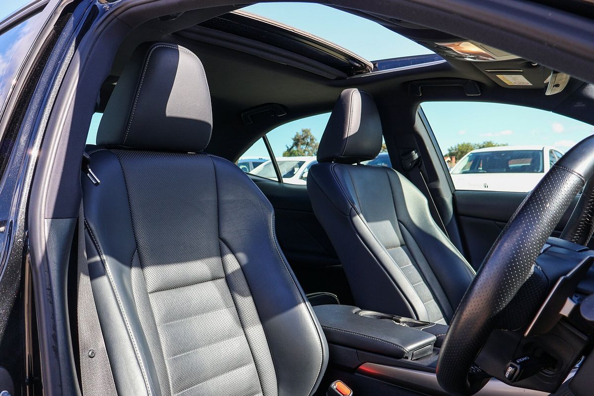 2018 Lexus IS IS300h F Sport AVE30R