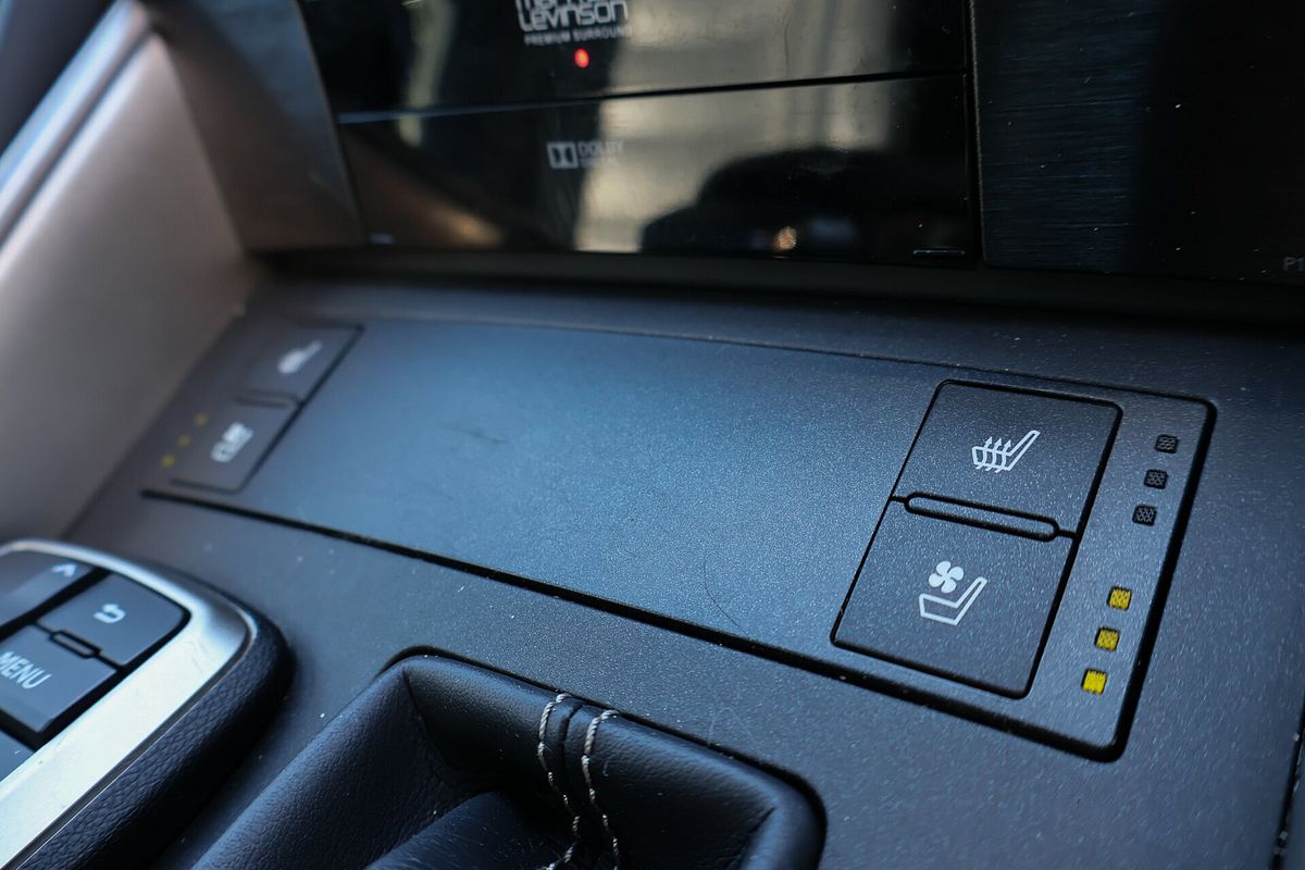 2018 Lexus IS IS300h F Sport AVE30R