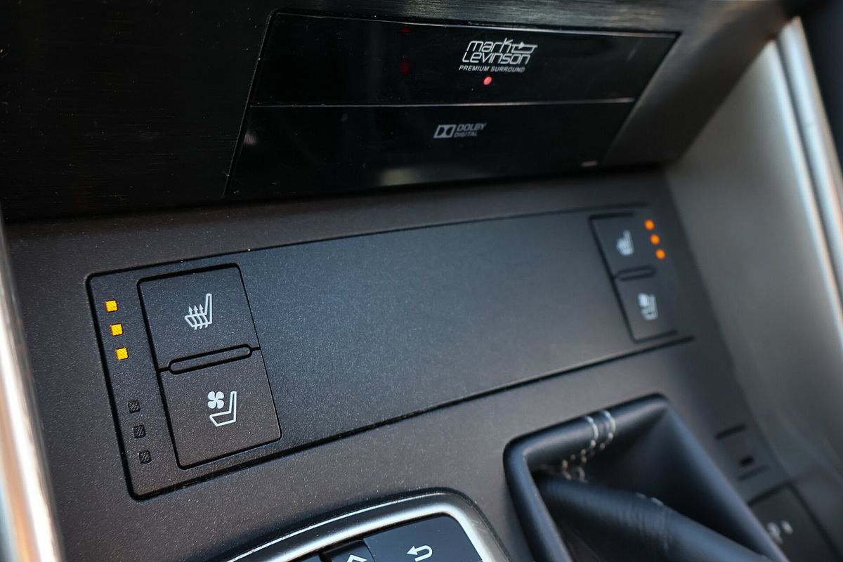 2018 Lexus IS IS300h F Sport AVE30R