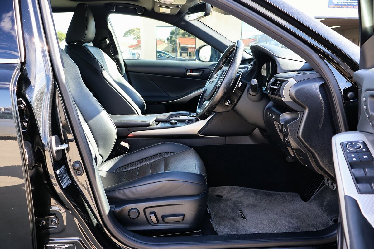 2018 Lexus IS IS300h F Sport AVE30R