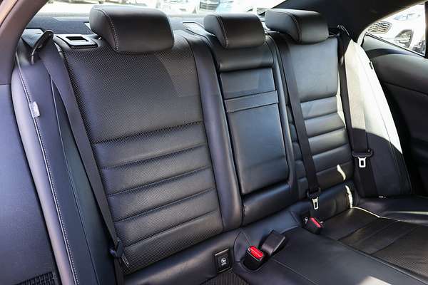 2018 Lexus IS IS300h F Sport AVE30R