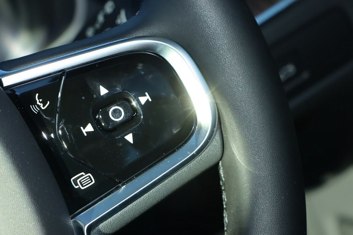2023 Volvo XC60 Plus B5