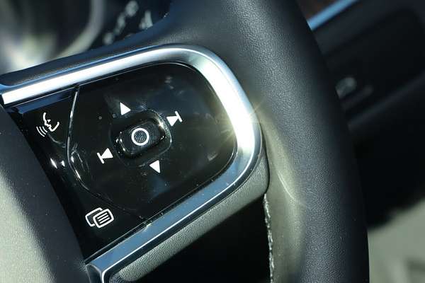 2023 Volvo XC60 Plus B5