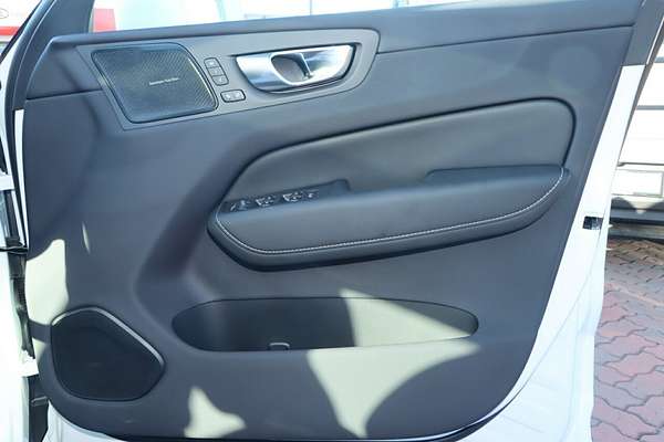 2023 Volvo XC60 Plus B5