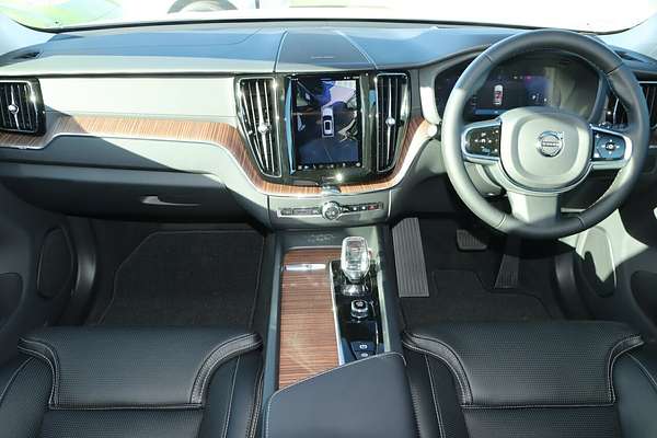 2023 Volvo XC60 Plus B5
