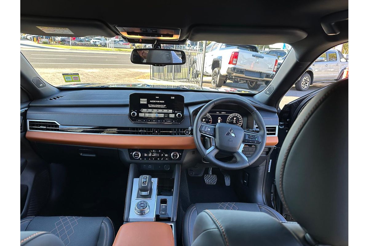 2024 Mitsubishi Outlander Exceed Tourer ZM