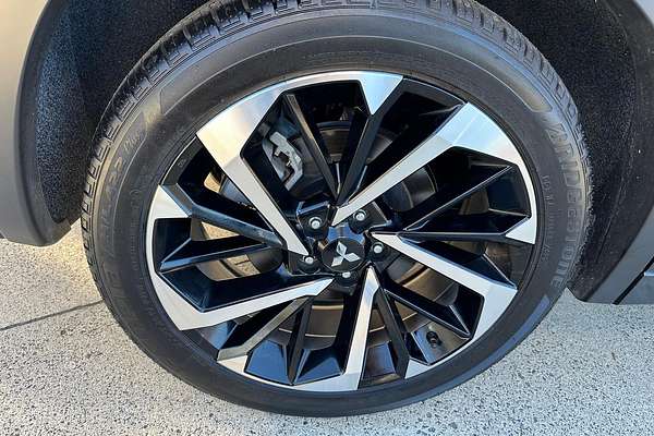 2024 Mitsubishi Outlander Exceed Tourer ZM