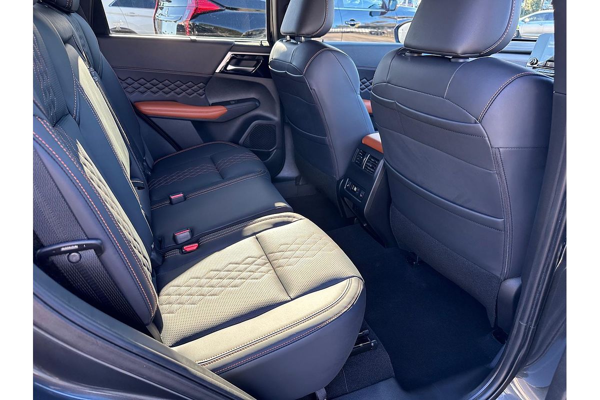 2024 Mitsubishi Outlander Exceed Tourer ZM