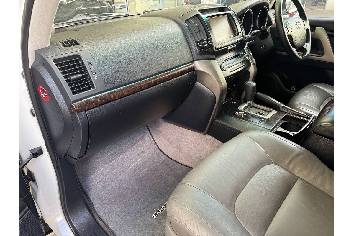 2009 Toyota Landcruiser Sahara VDJ200R