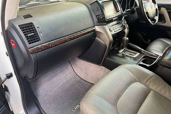 2009 Toyota Landcruiser Sahara VDJ200R
