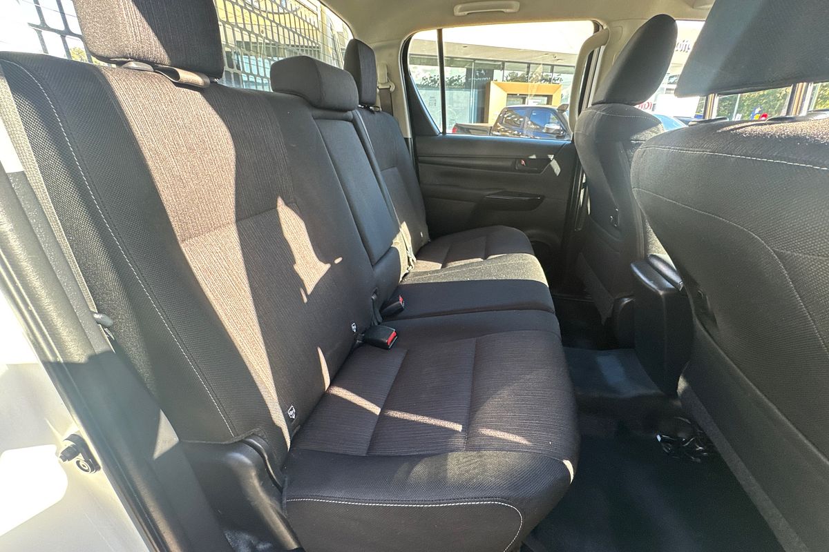 2018 Toyota Hilux SR GUN126R 4X4