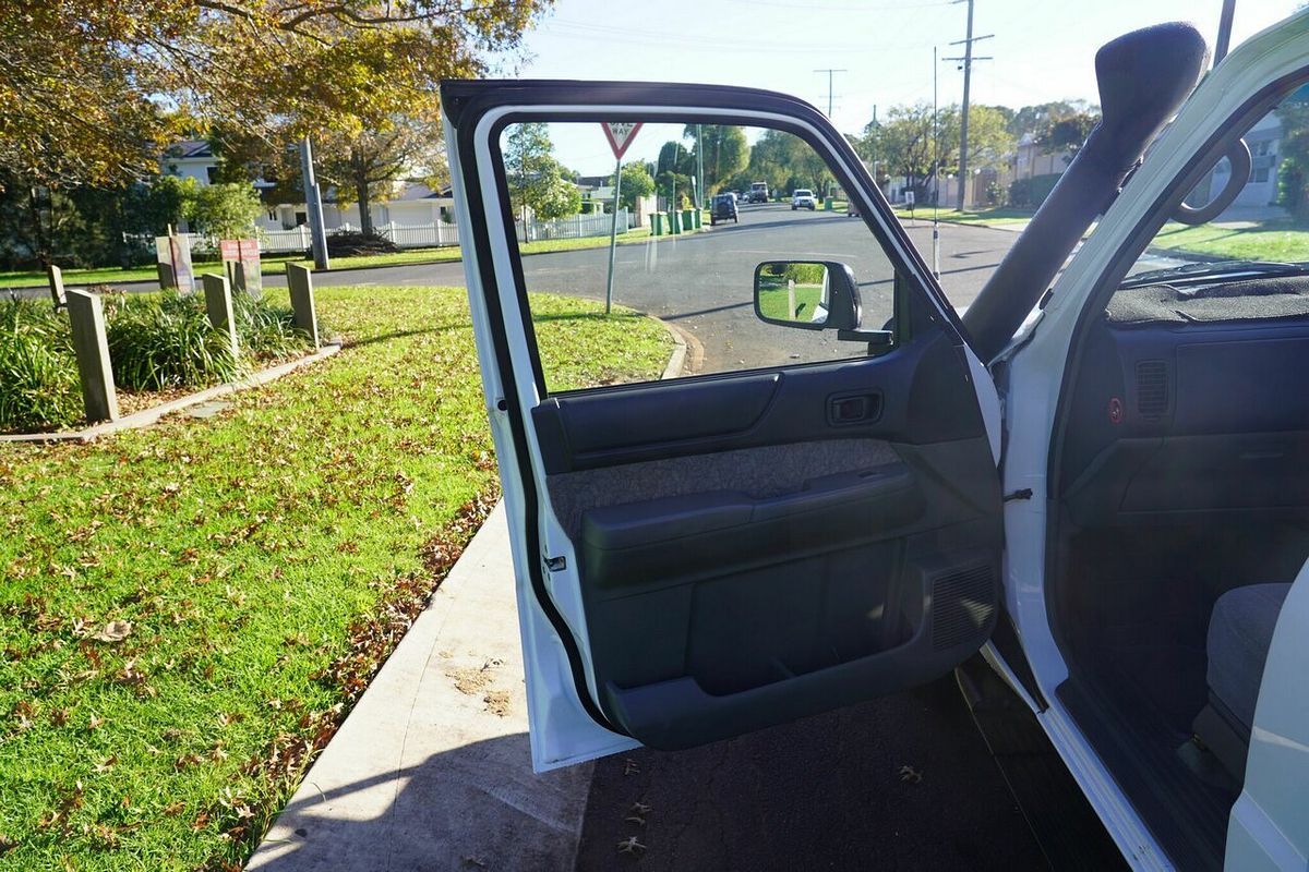 2012 Nissan Patrol ST (4x4) MY11 Upgrade