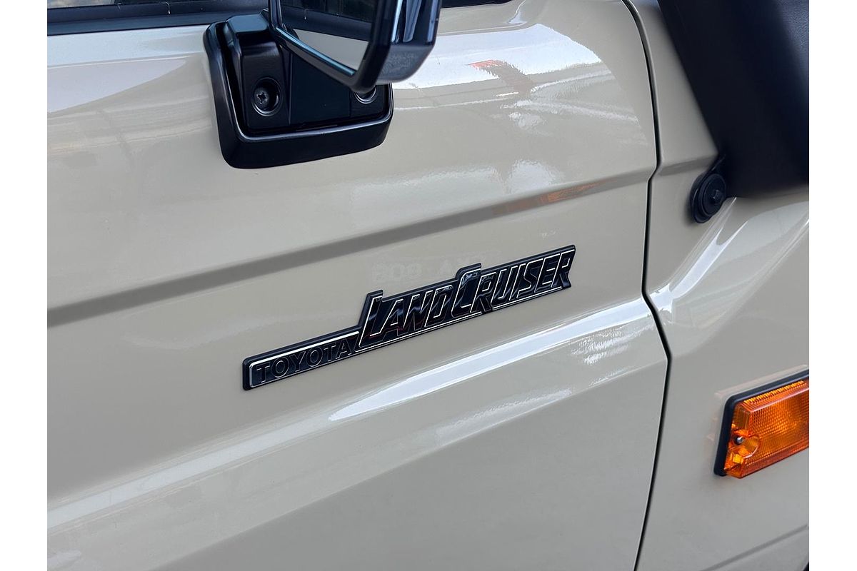 2023 Toyota Landcruiser GXL Troopcarrier VDJ78R