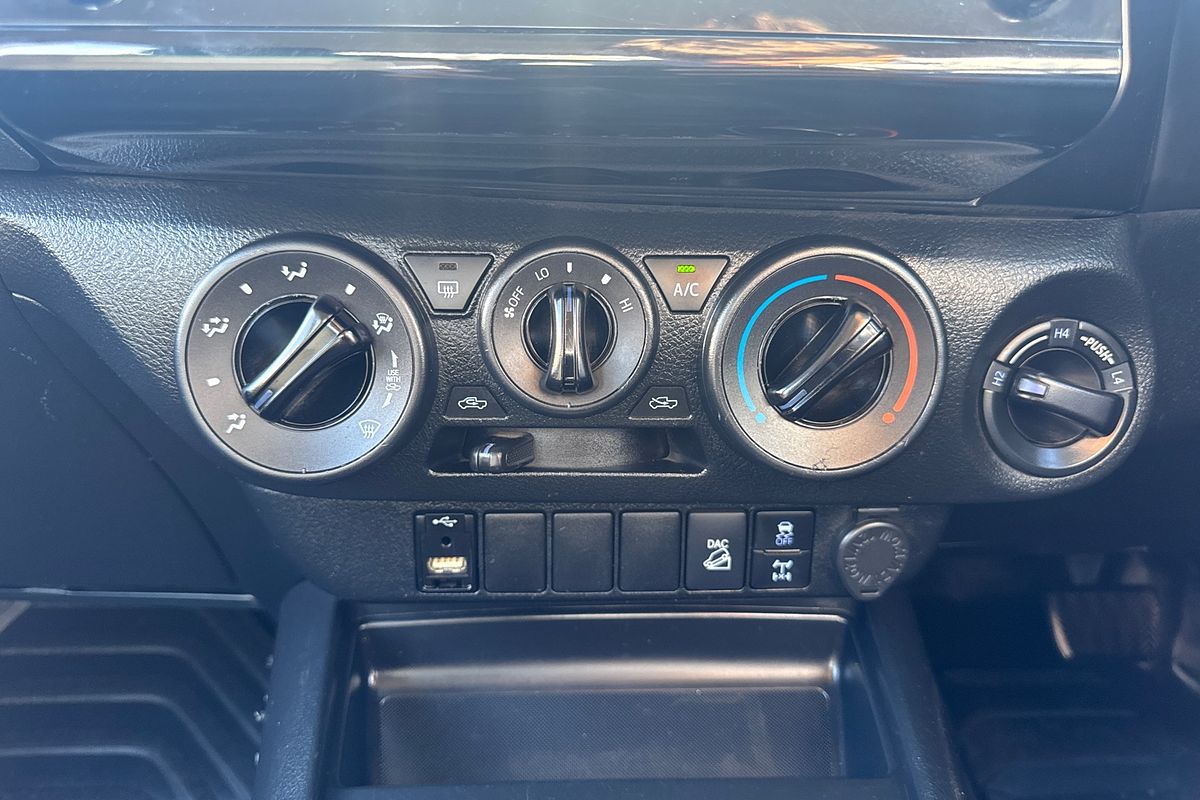2020 Toyota Hilux SR GUN126R 4X4