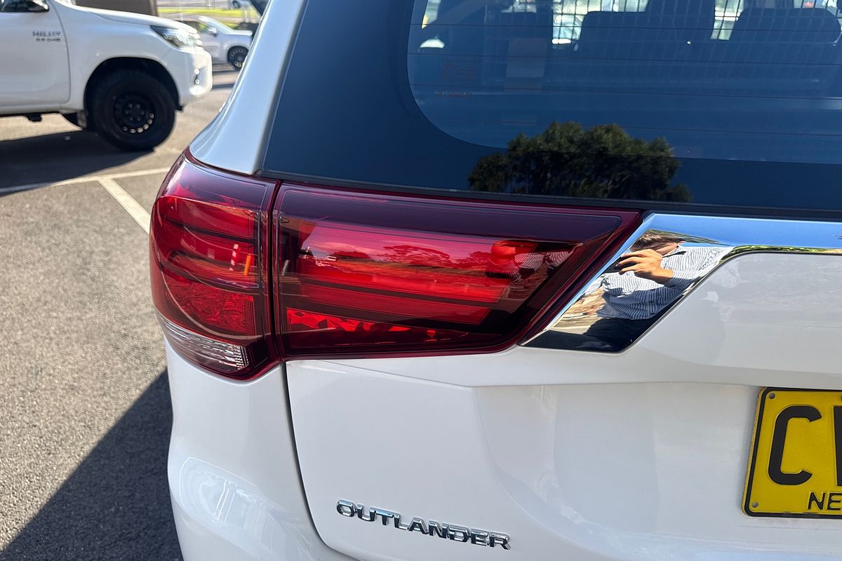 2019 Mitsubishi Outlander ES ADAS ZL