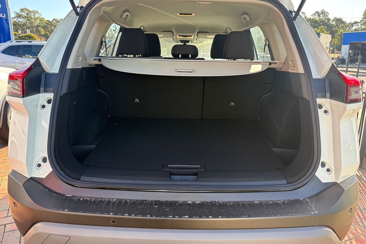 2025 Nissan X-TRAIL ST T33