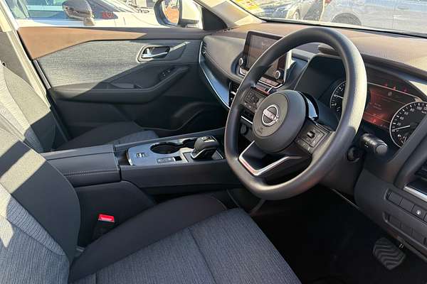 2025 Nissan X-TRAIL ST T33
