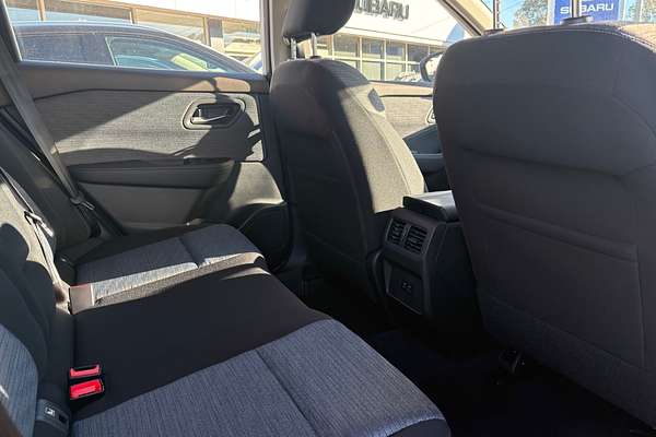 2025 Nissan X-TRAIL ST T33