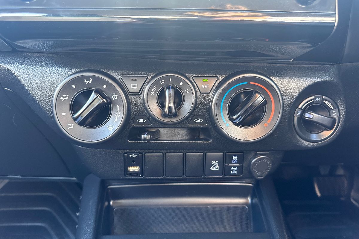 2020 Toyota Hilux SR GUN126R 4X4