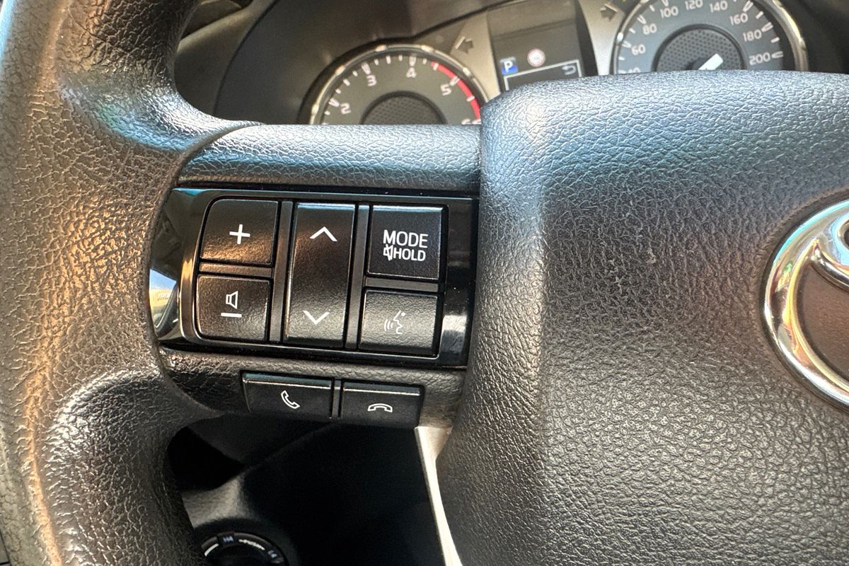 2020 Toyota Hilux SR GUN126R 4X4
