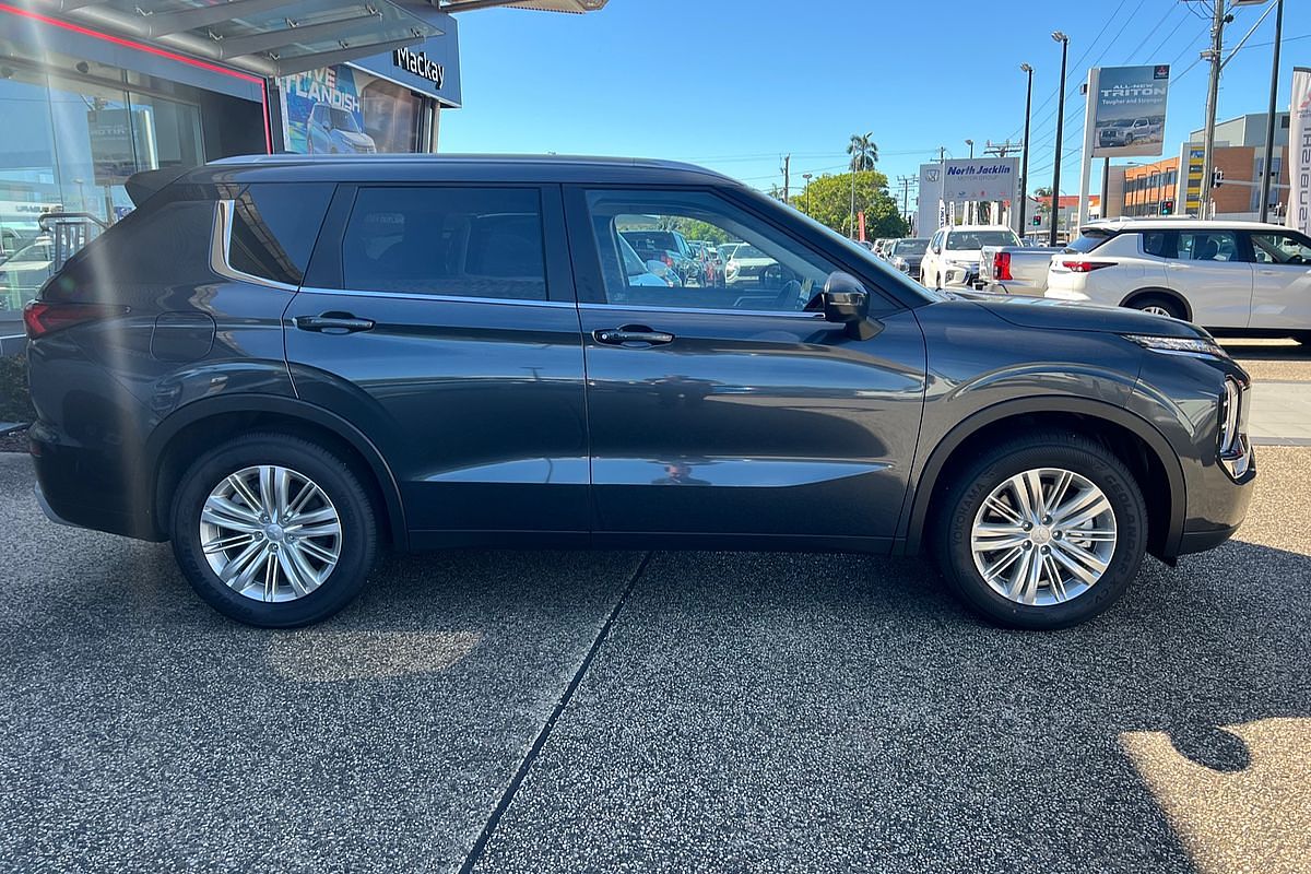2024 Mitsubishi Outlander LS ZM