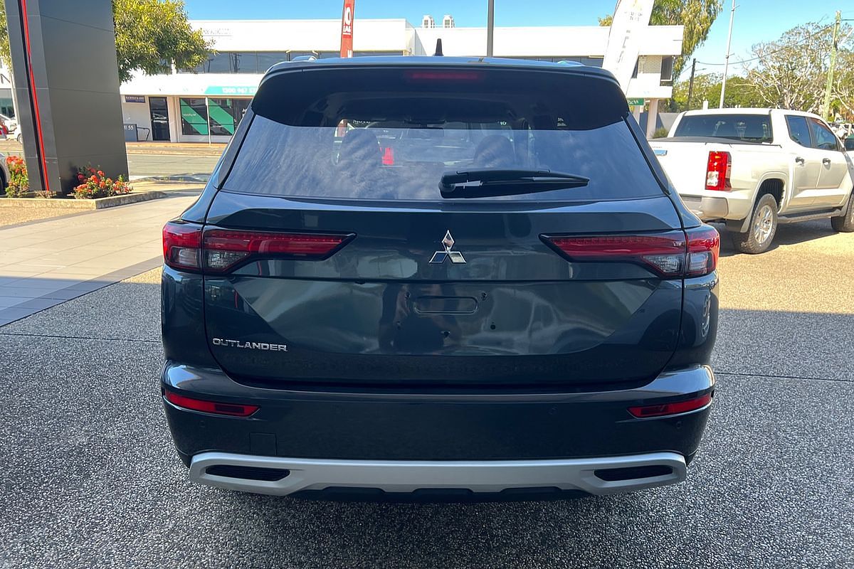 2024 Mitsubishi Outlander LS ZM