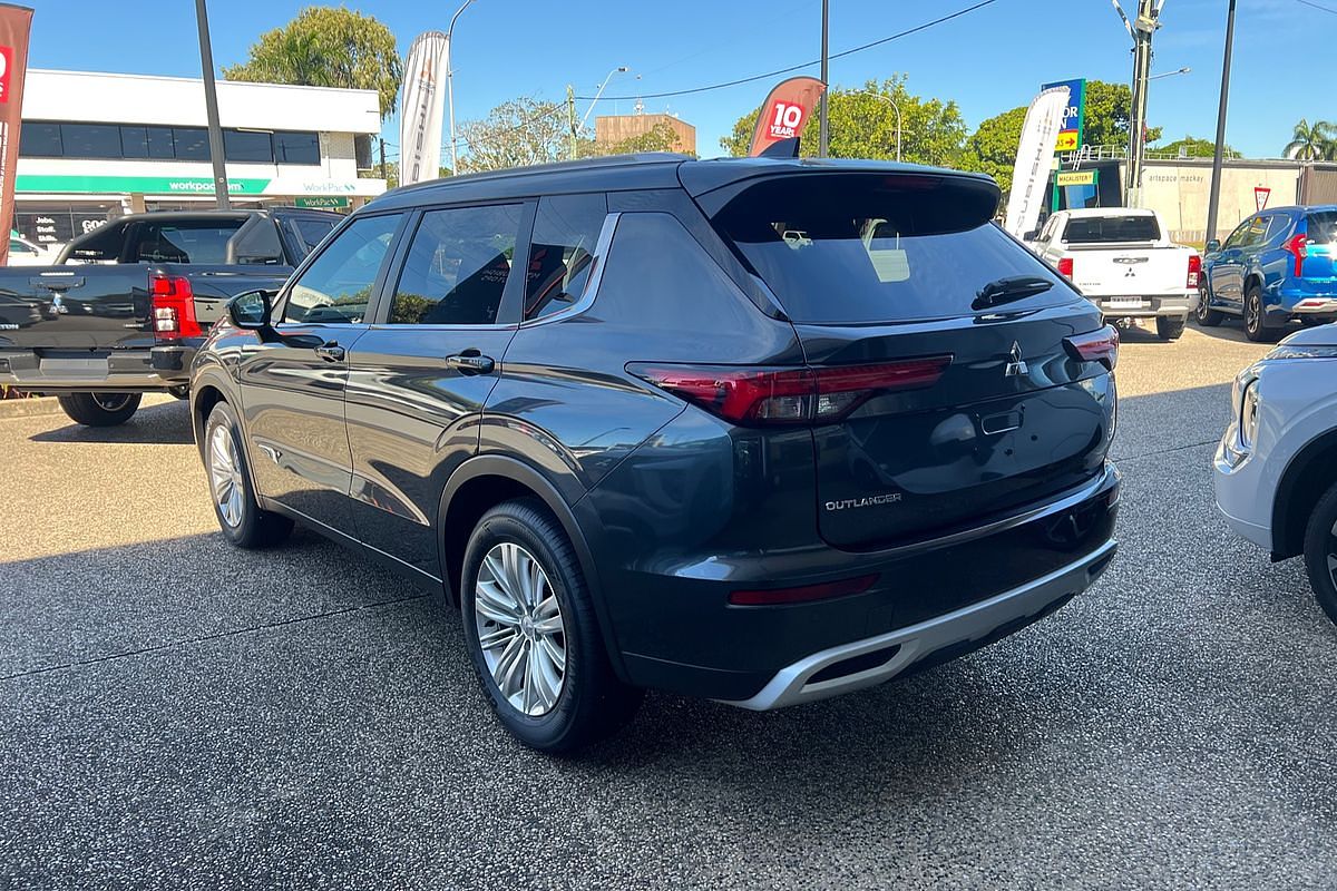 2024 Mitsubishi Outlander LS ZM