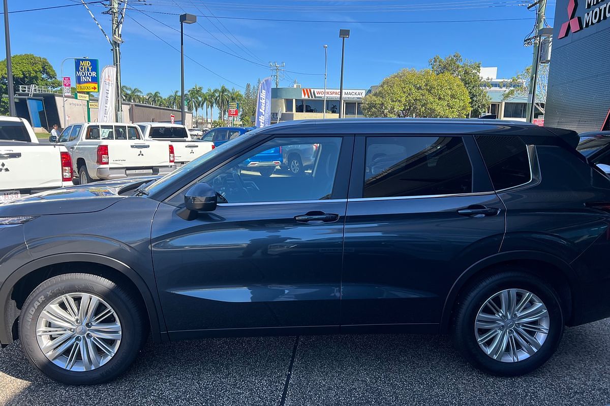 2024 Mitsubishi Outlander LS ZM