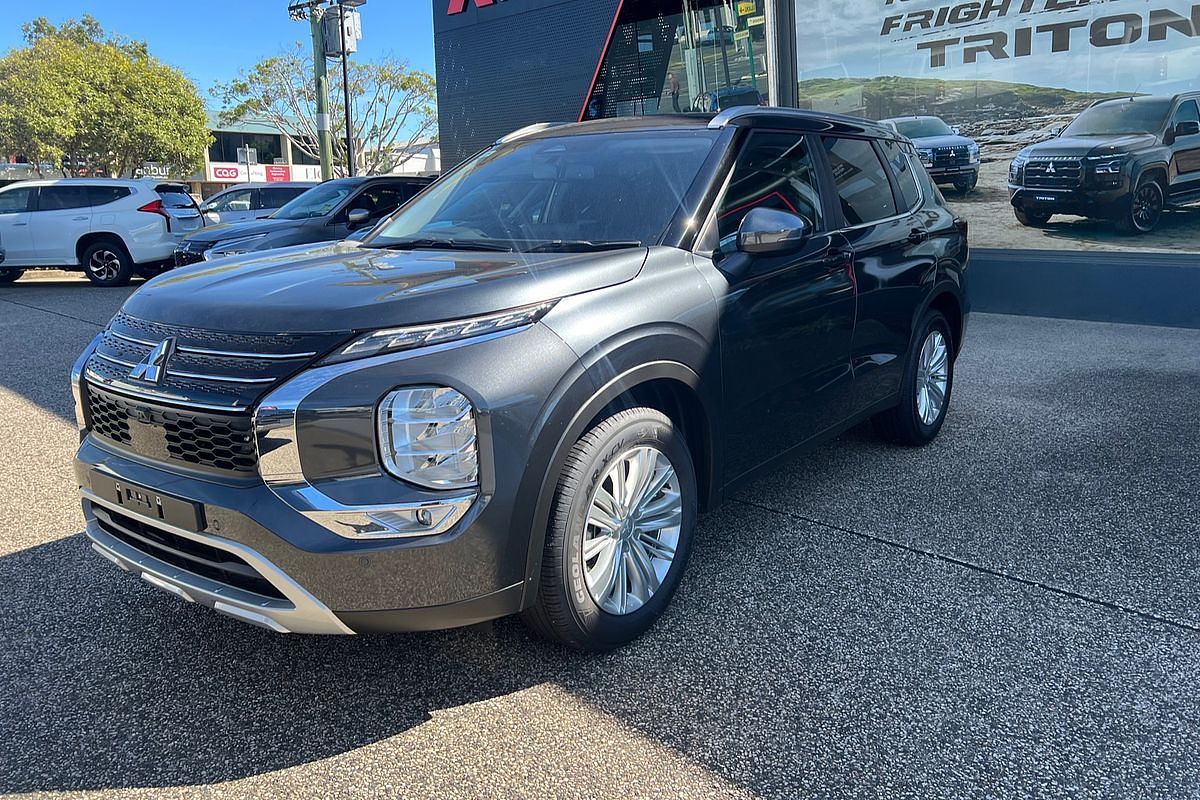 2024 Mitsubishi Outlander LS ZM