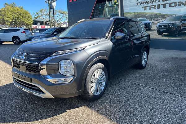 2024 Mitsubishi Outlander LS ZM
