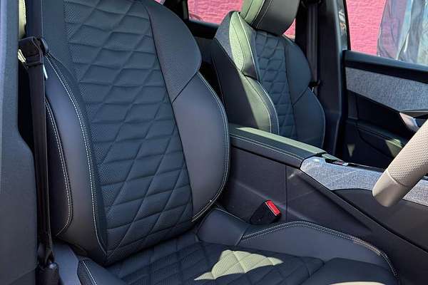 2025 Peugeot 3008 GT Premium Hybrid P64