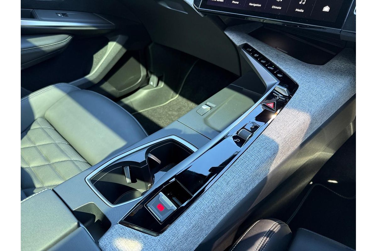 2025 Peugeot 3008 GT Premium Hybrid P64