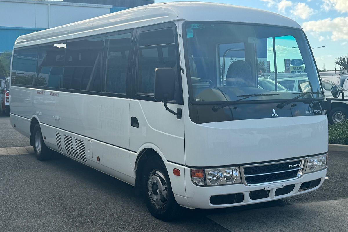 2017 Mitsubishi ROSA DELUXE BE600
