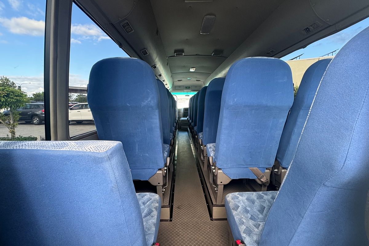 2017 Mitsubishi ROSA DELUXE BE600
