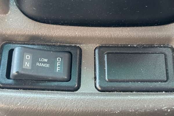 2017 Mitsubishi ROSA DELUXE BE600