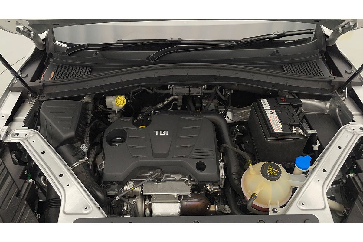 2022 MG HS Essence SAS23