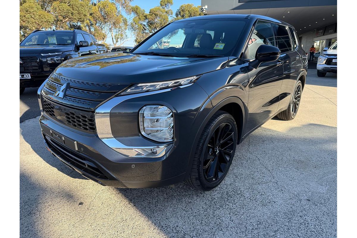 2024 Mitsubishi Outlander Black Edition ZM