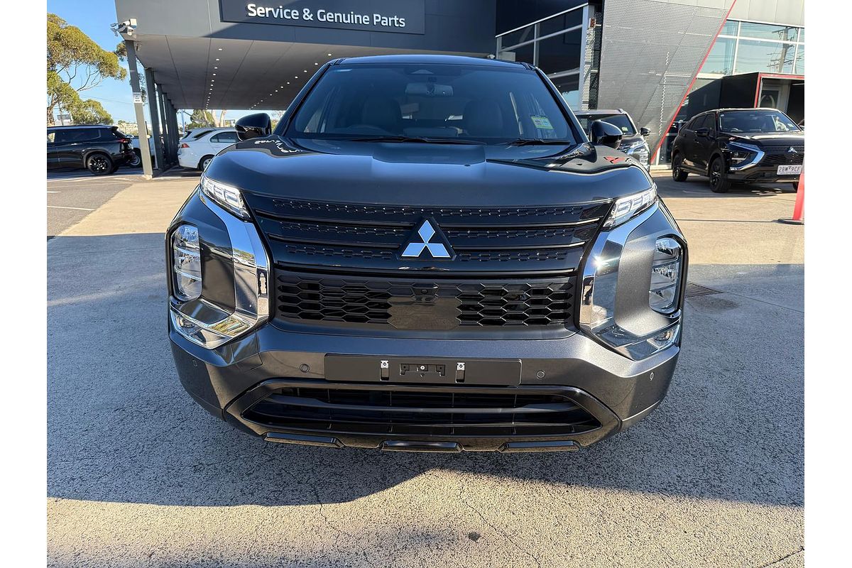 2024 Mitsubishi Outlander Black Edition ZM