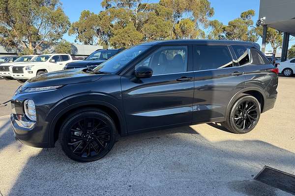 2024 Mitsubishi Outlander Black Edition ZM