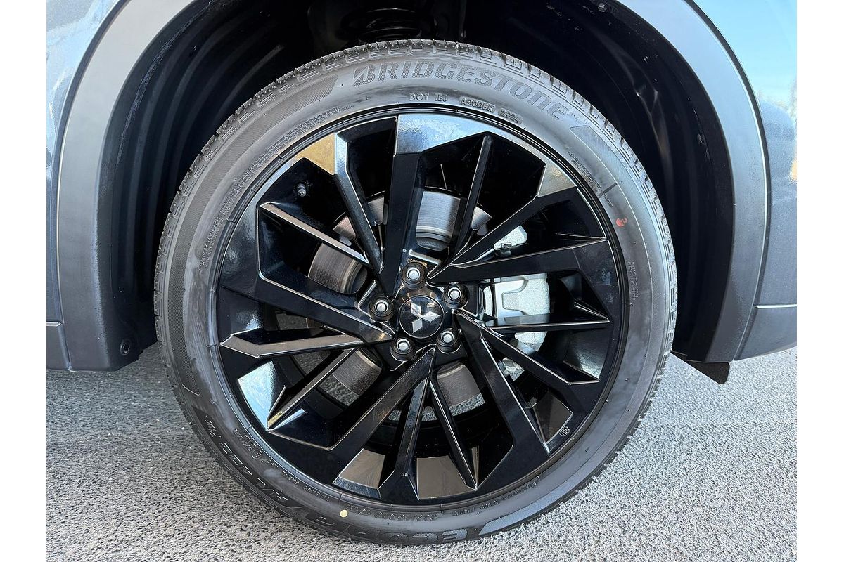 2024 Mitsubishi Outlander Black Edition ZM