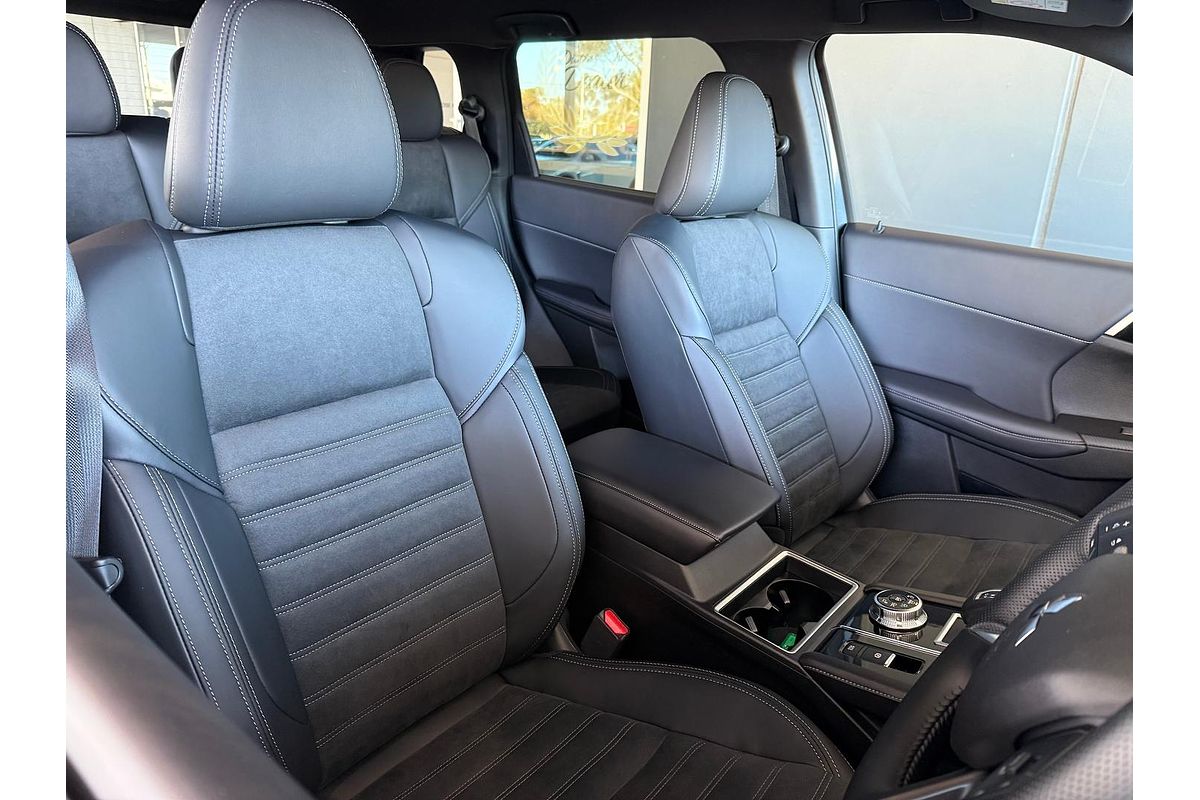 2024 Mitsubishi Outlander Black Edition ZM