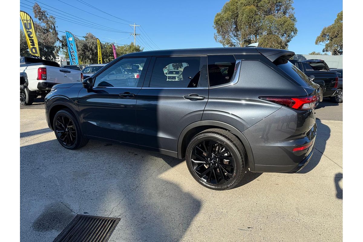 2024 Mitsubishi Outlander Black Edition ZM