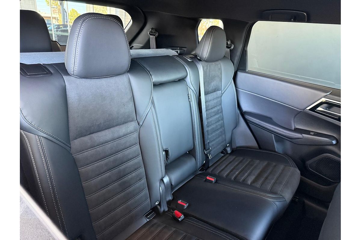 2024 Mitsubishi Outlander Black Edition ZM